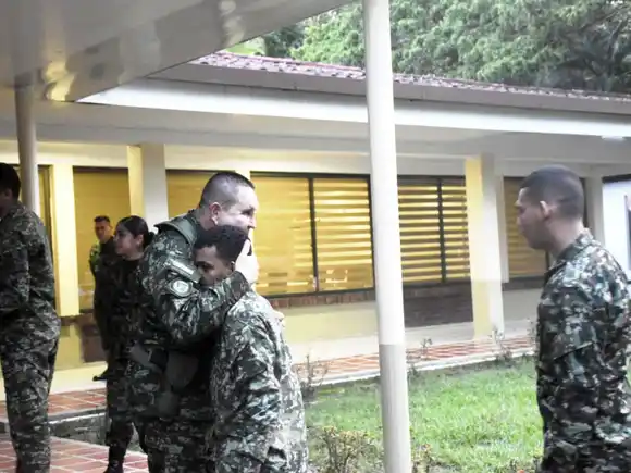 El ELN libera a 5 soldados secuestrados en la zona fronteriza del Arauca