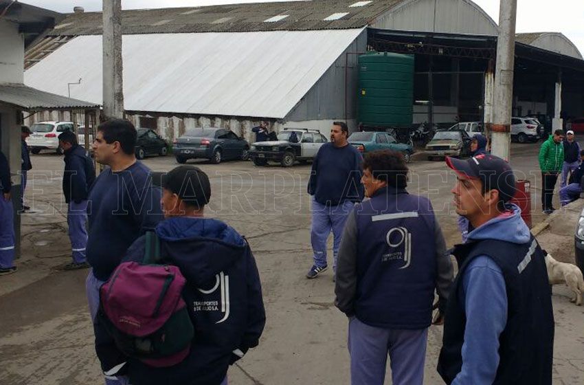 Denuncian que la comuna no paga desde agosto la seguridad del basural