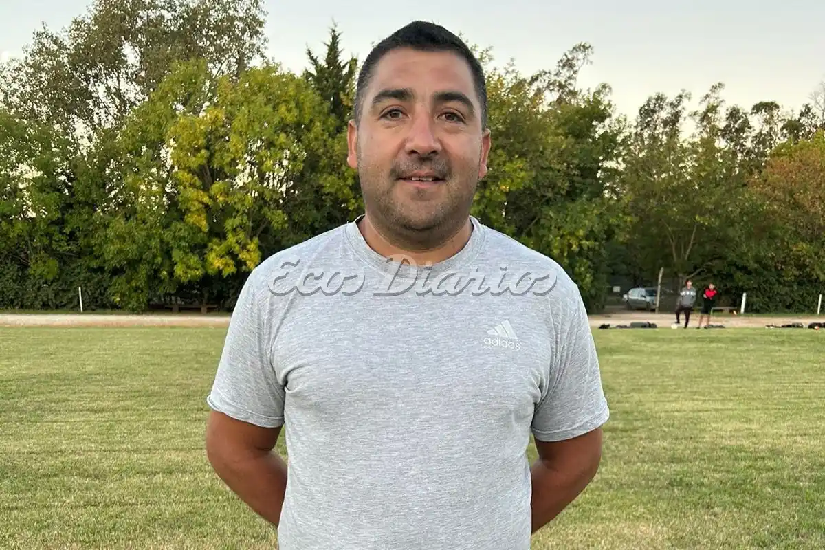 Fernando Astudillo, el entrenador de Nicanor Olivera
