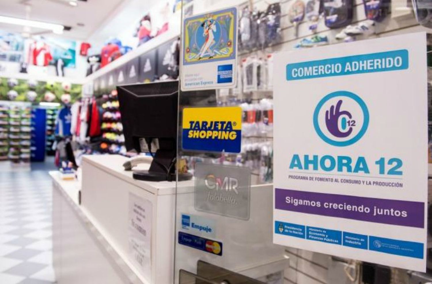 El plan Ahora 12 busca despertar las ventas en los comercios