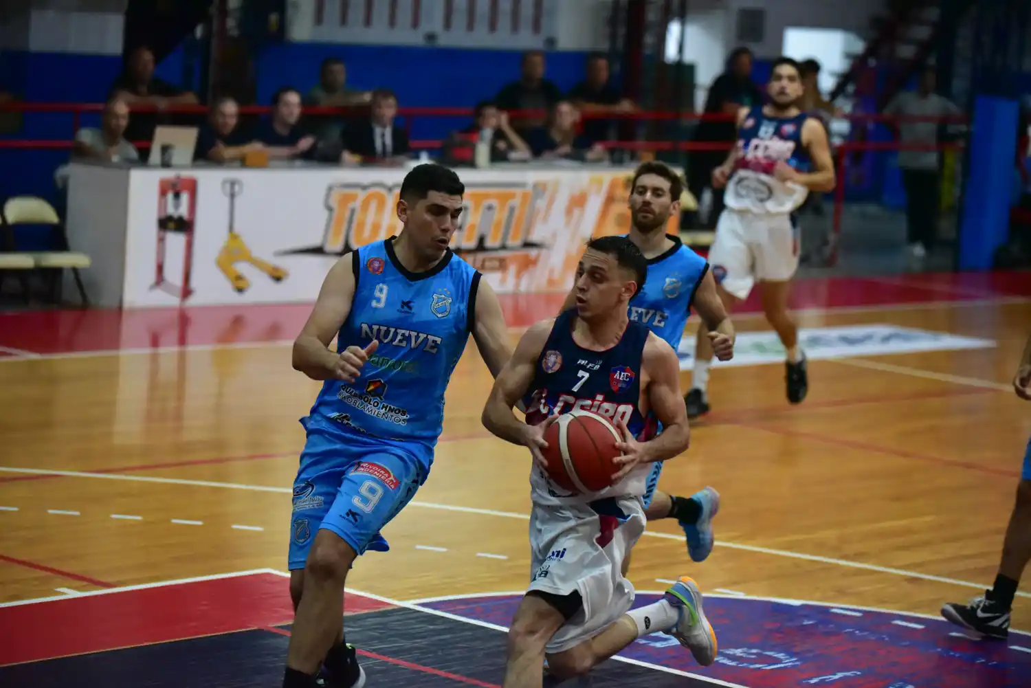 Tomás Silveira, uno de los jugadores indiscutidos del quinteto de la "Flor Nacional".