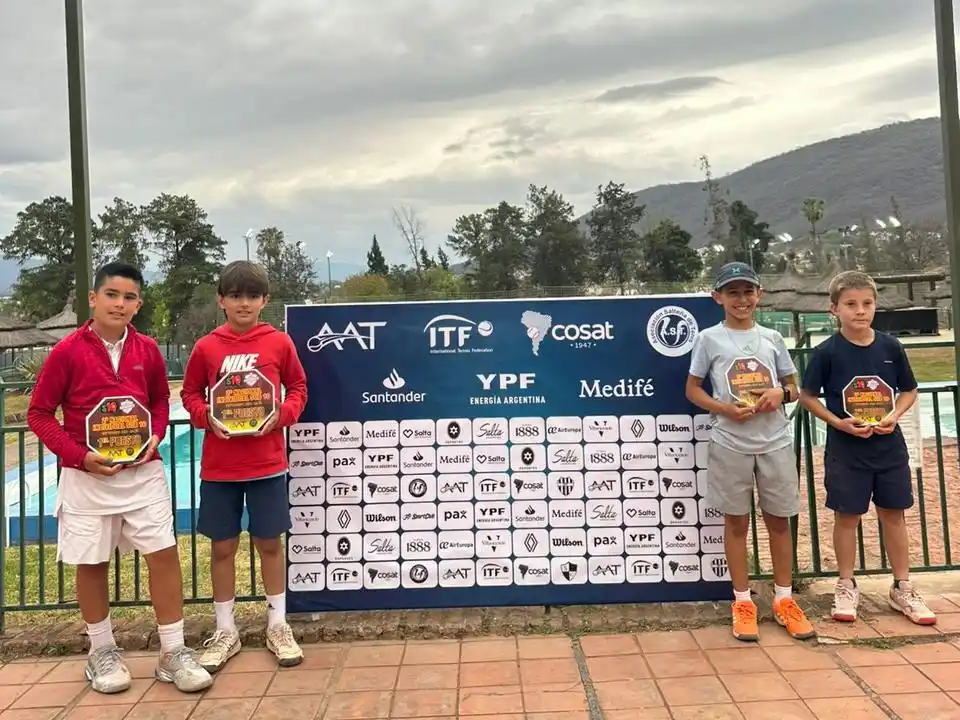 Tenistas venadenses en lo más alto del circuito nacional