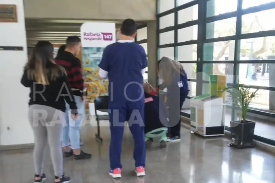 Heroico rescate en la ciudad: dos agentes de la AIC le salvaron la vida a una beba que se estaba ahogando