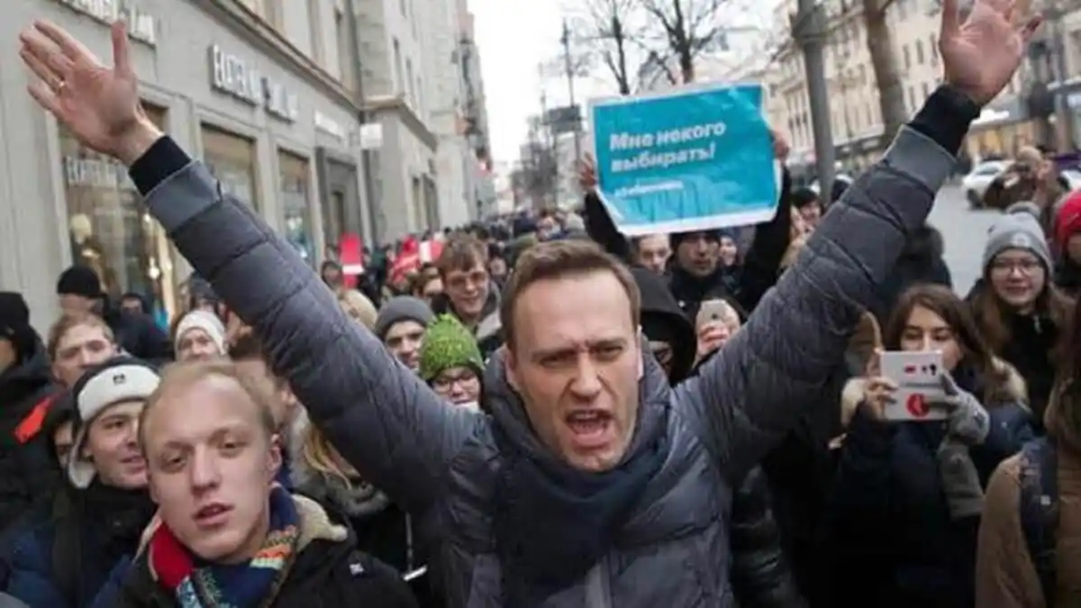 VAN DOS PERIODISTAS DETENIDOS EN RUSIA por participar en videos para el equipo de Navalny