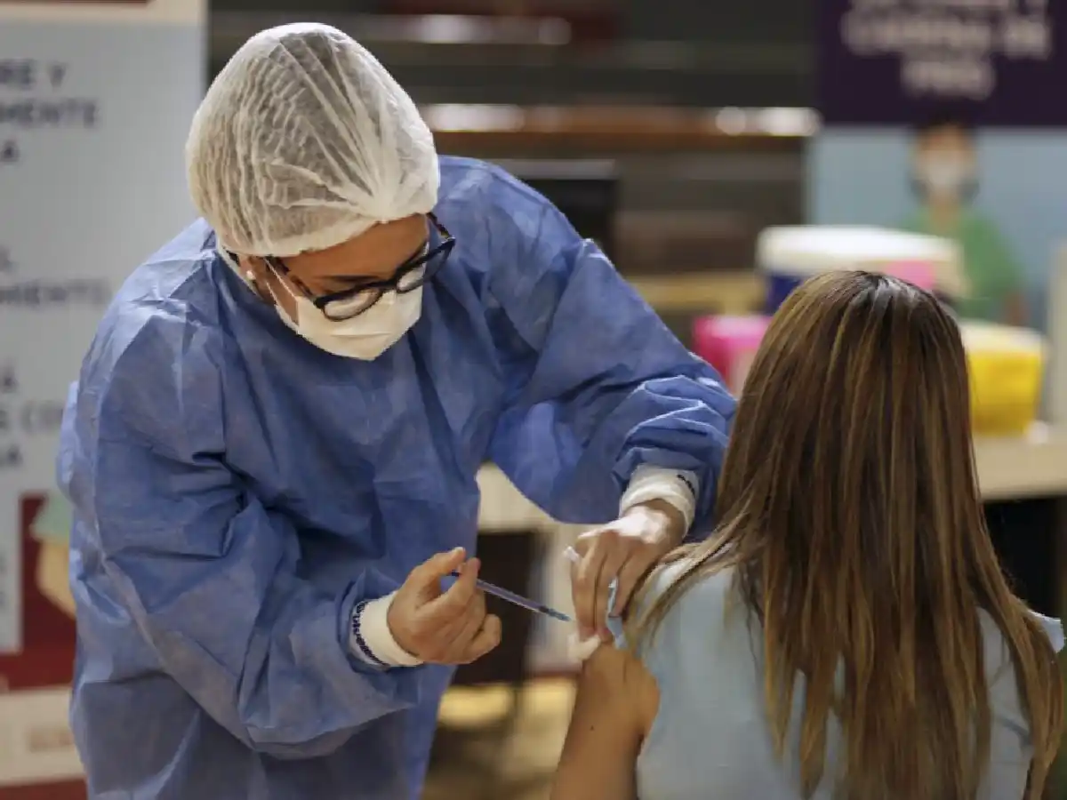 Reportaron 8 muertes y 1.881 nuevos casos de covid