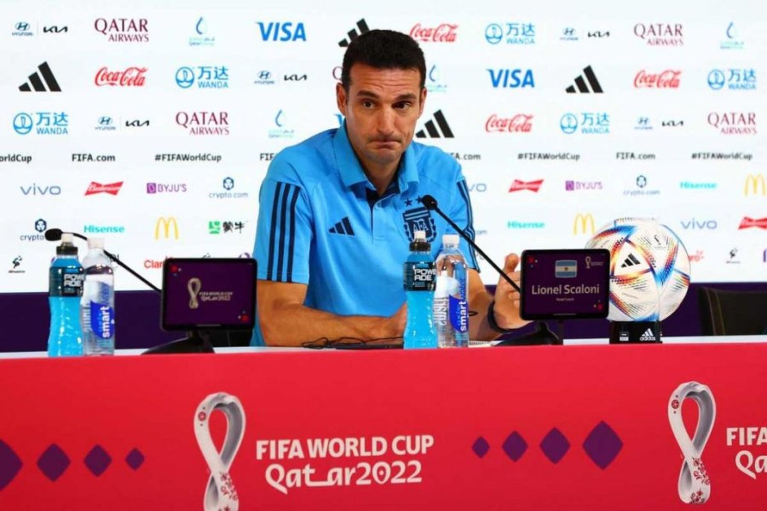 Scaloni negó que De Paul esté lesionado y palpitó el cruce con Países Bajos: "Este es un equipo que siempre dio la cara"