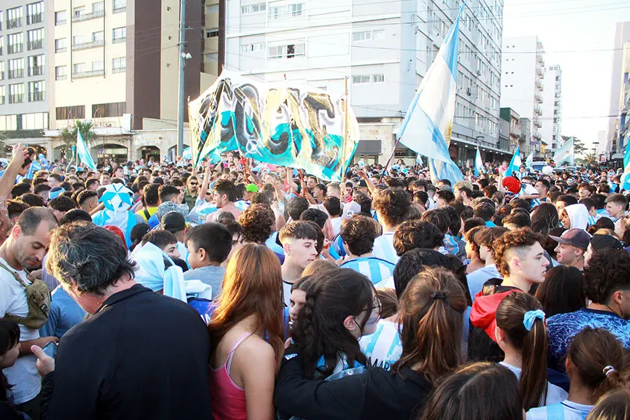 La alegría albiceleste volvió a resonar en la rambla