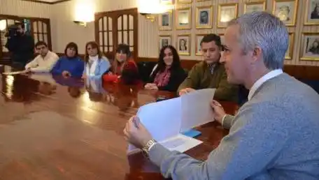  Zúccaro suma el boleto docente a la campaña