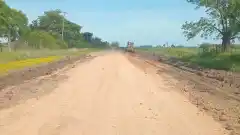 El Primer Distrito avanza con trabajos de brosa en caminos rurales