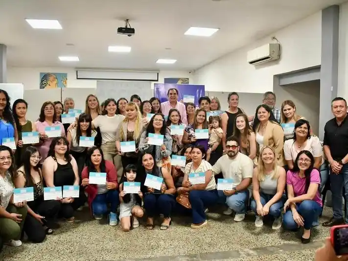 La Escuela Municipal en Género entregó 
certificados a nuevos promotores comunitarios
