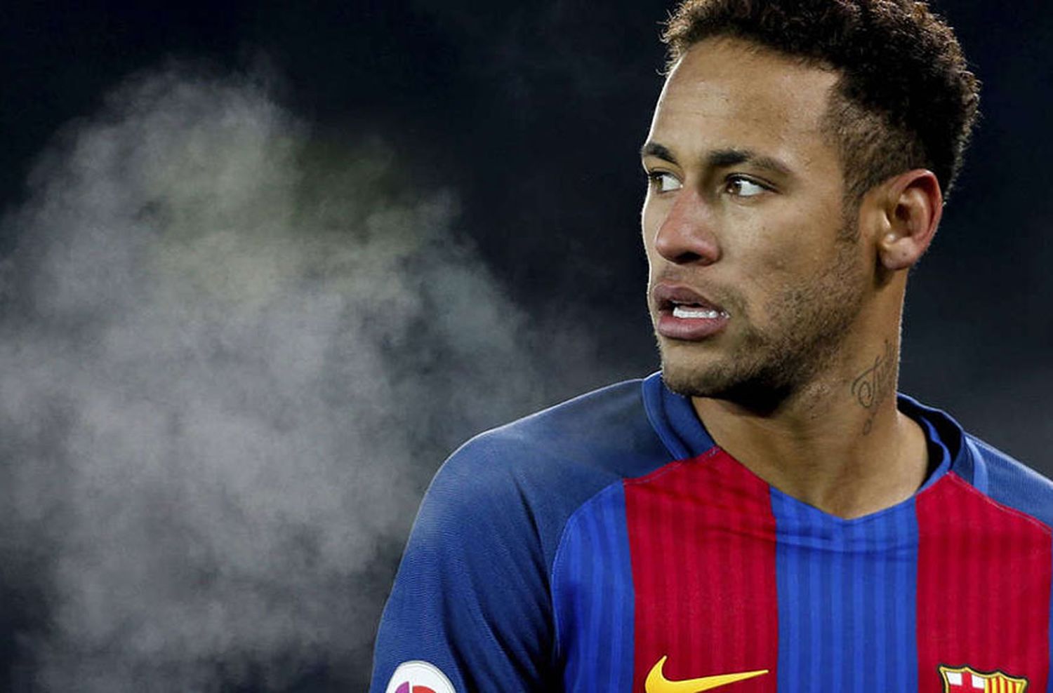 Neymar negocia su retorno a Barcelona