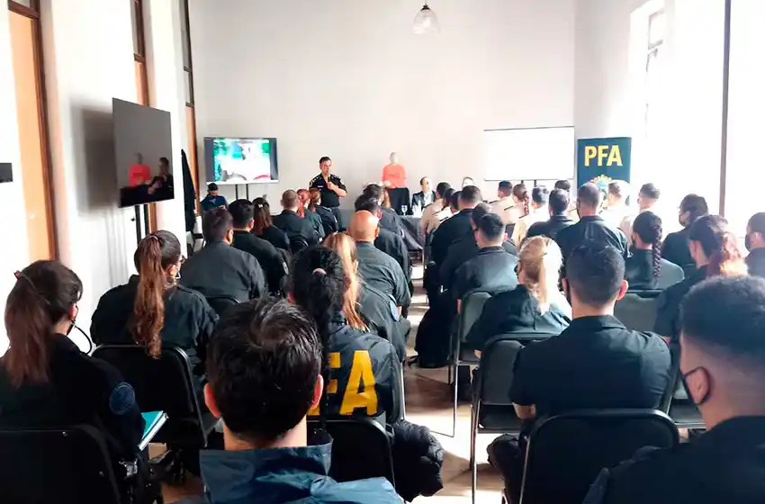 Capacitaron a agentes de la policía Federal