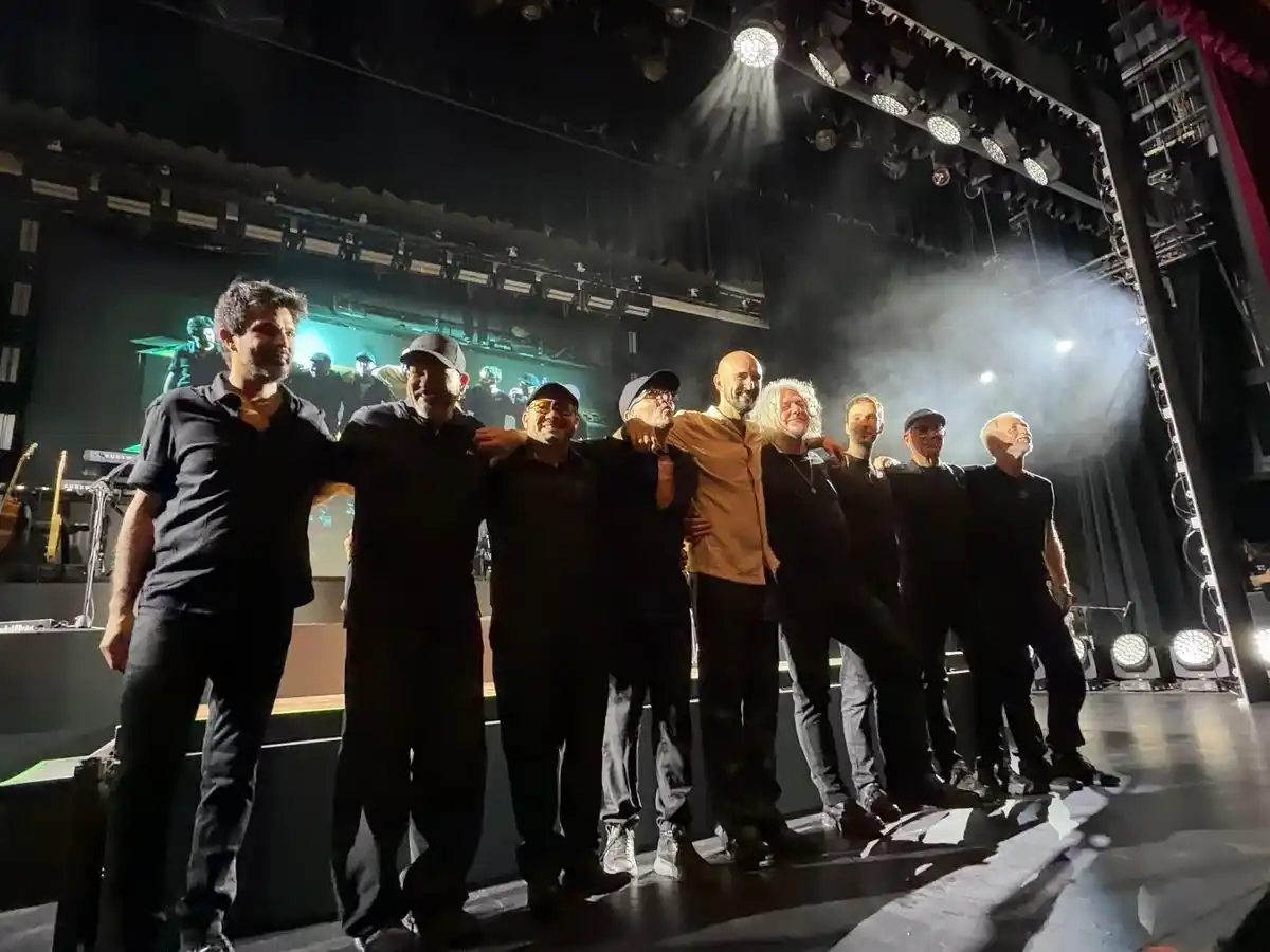 A sala llena, Abel Pintos hizo vibrar al Teatro Tronador BNA