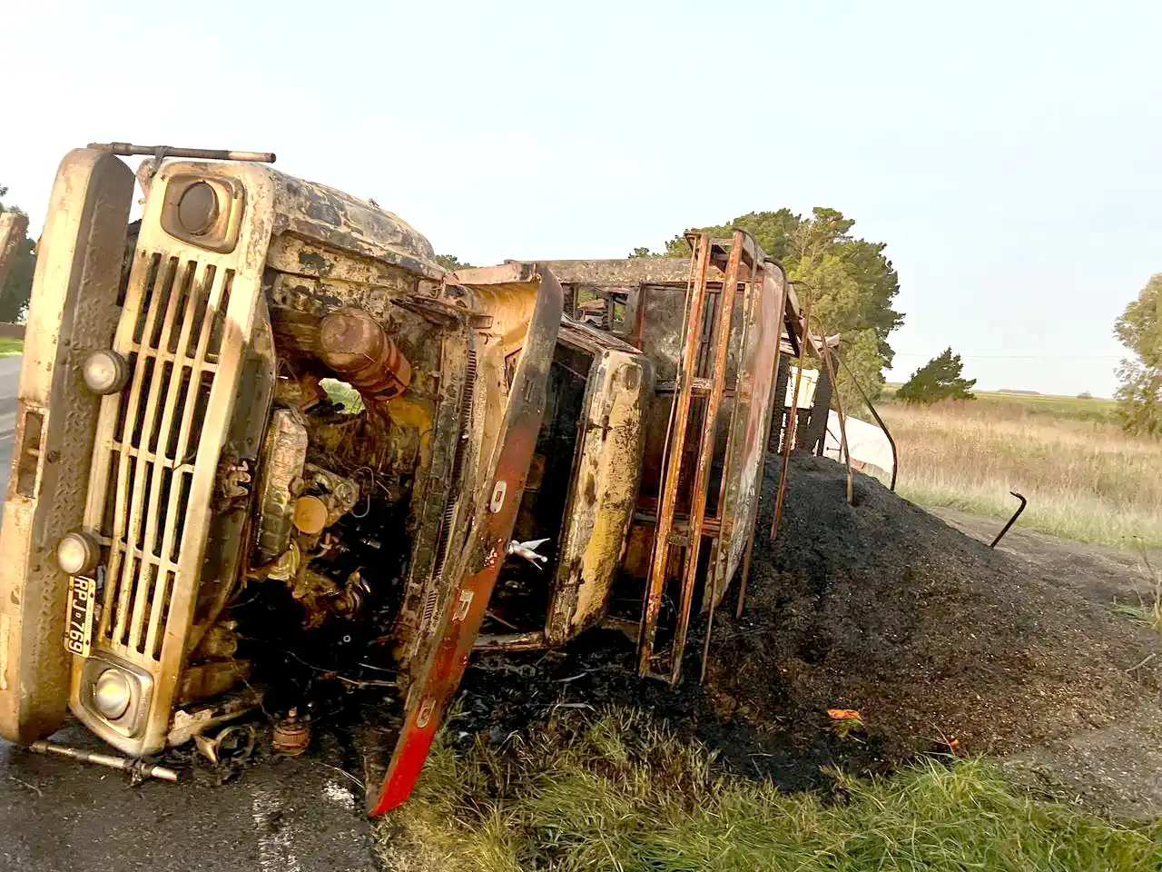 Destrucción. Del vehículo pesado producto del siniestro acontecido ayer a la tarde en plena ruta