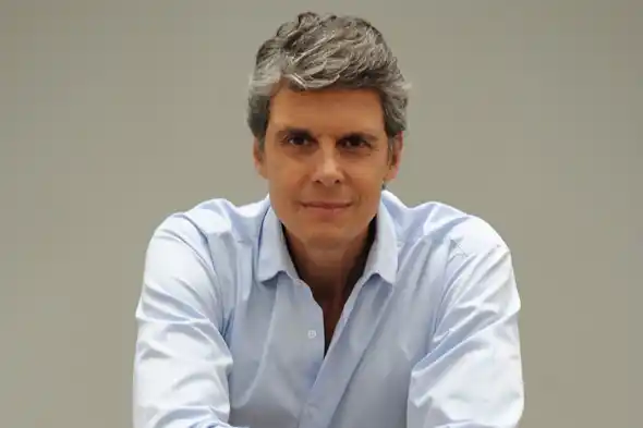 Diputado massista presentó un proyecto para reubicar las villas