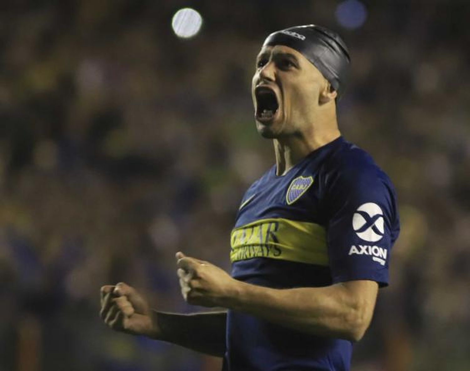 El espejo quebrado de Mauro Zarate