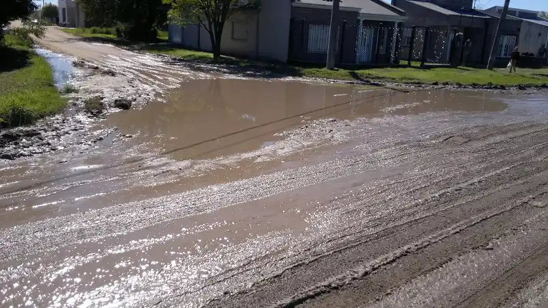 Vecinos de calle Furquez reclaman una solución