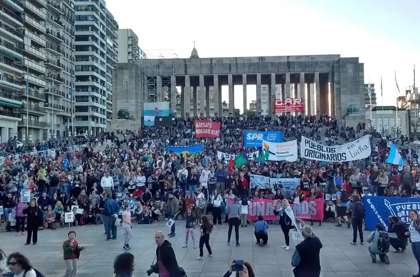 Rosario se movilizó a dos meses de su desaparición