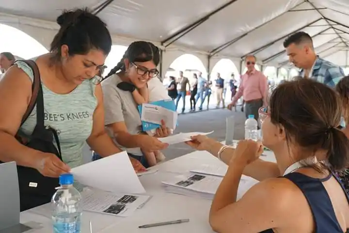 Comenzó la entrega de las tarjetas alimentarias: Sedes, horarios, requisitos y días de entrega