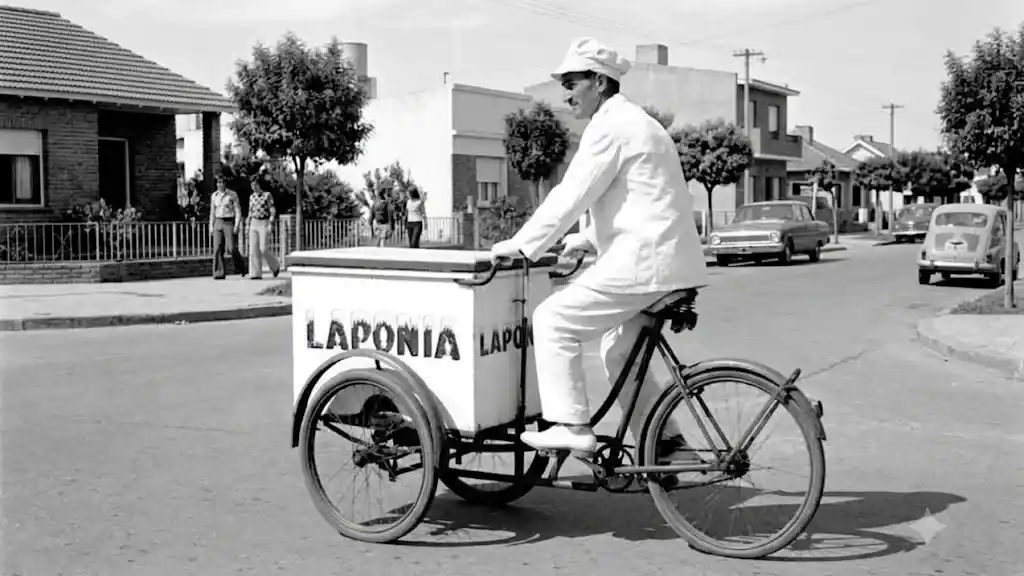 El más esperado. El heladero fue uno de los vendedores ambulantes que más expectativa generaba