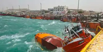 Fuertes vientos en Santa Cruz: tres barcos pesqueros hundidos por las ráfagas de hasta 150 km/h