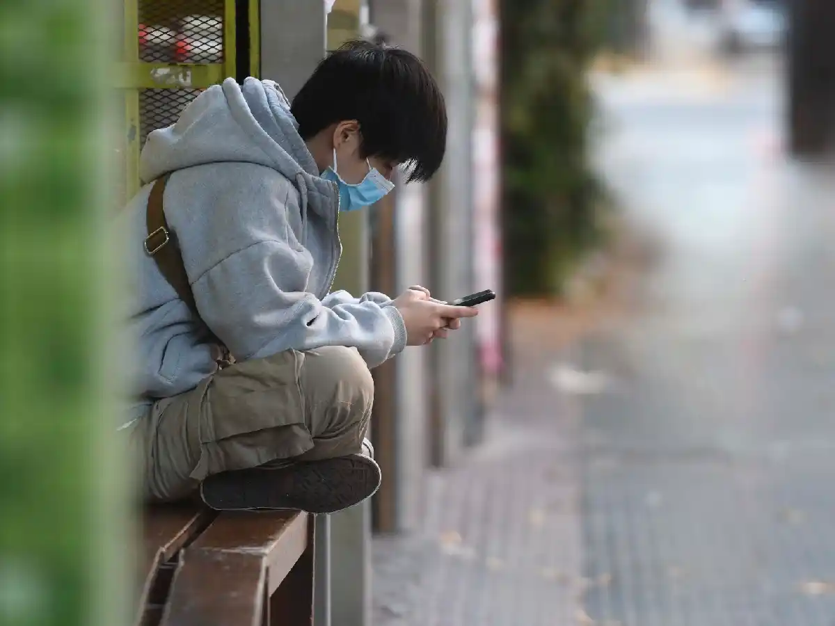 Otro récord: se registraron 438 casos de coronavirus en un día