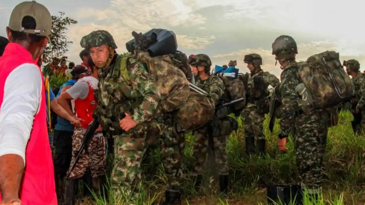 Liberan en Colombia a 66 soldados «secuestrados» por campesinos