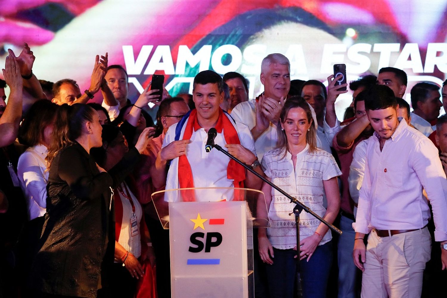 El presidente electo Santiago Peña agradeció los saludos