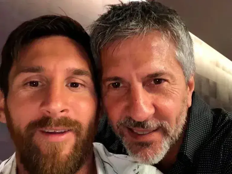 Leo Messi junto a su papá Jorge, quien fue dado de alta y continúa con su recuperación. Foto:Redes