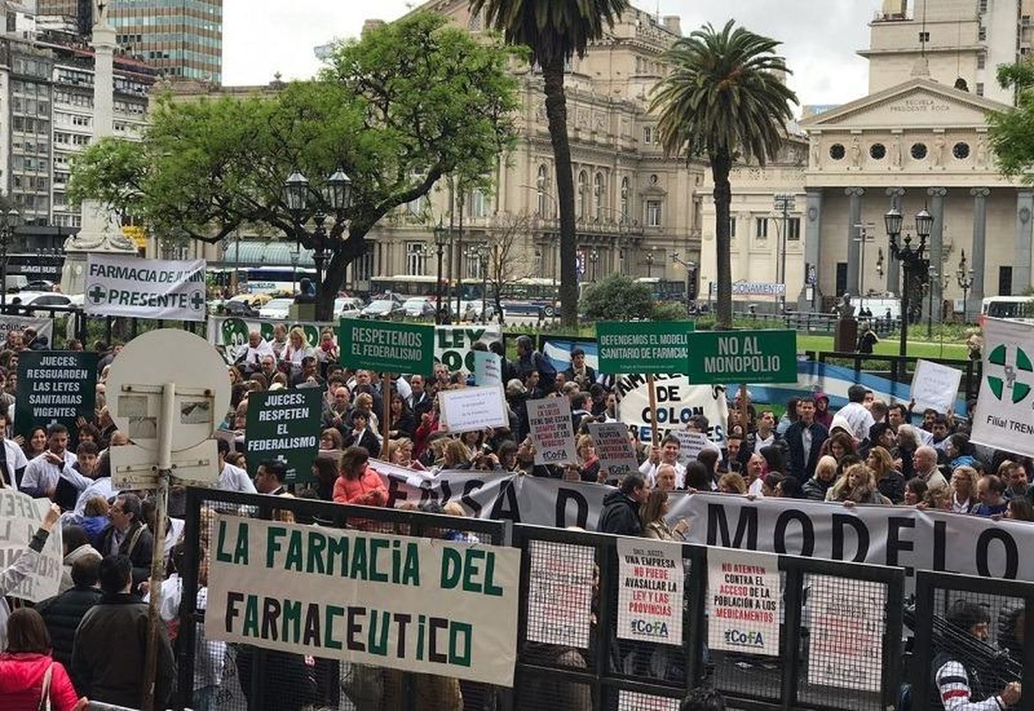 Farmacity a Provincia: Carta abierta de los farmacéuticos bonaerenses a la gobernadora Vidal