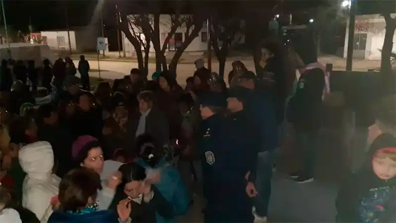 El acusado de intentar subir por la fuerza a una joven a su auto en Viale recibió arresto domiciliario