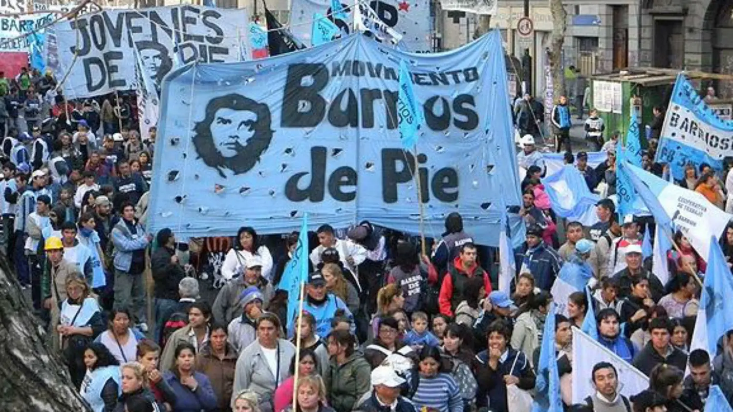 Reunión de urgencia entre el Gobierno y movimientos sociales por la Ley de Emergencia Social