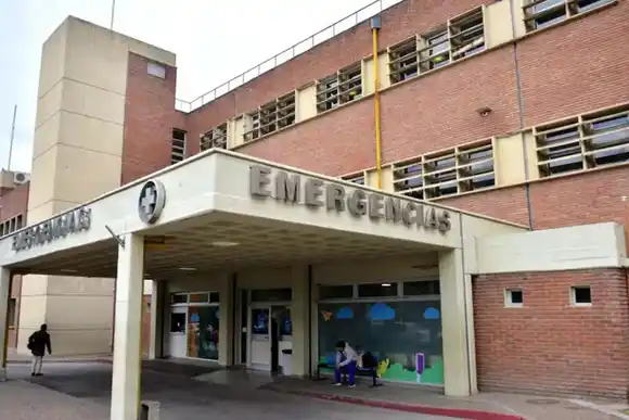 Un nene de nueve años lucha por su vida luego de explotarle pirotecnia en la cara