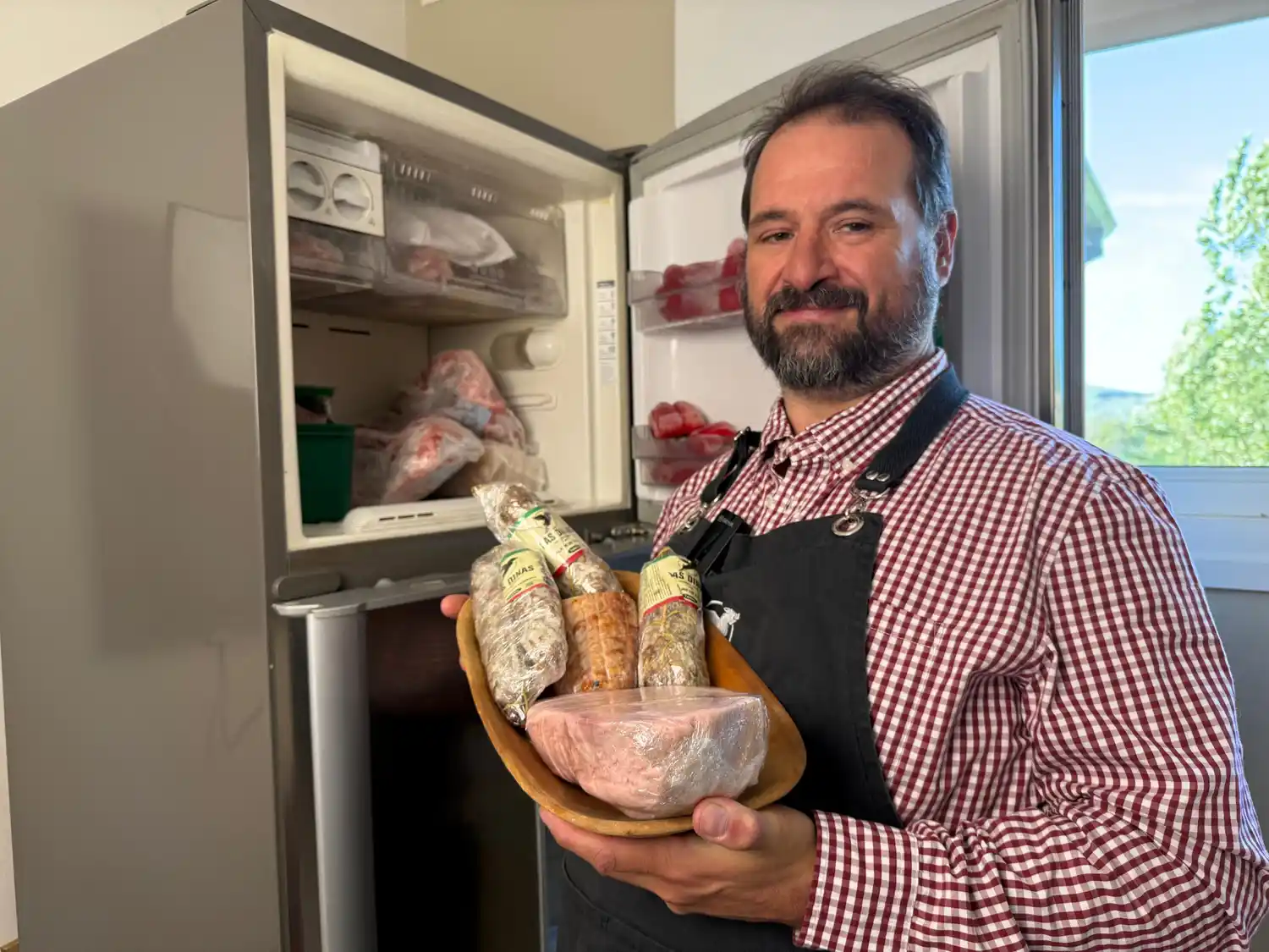 Carlitos de Las Dinas te explica cómo conservar por más tiempo tus embutidos.