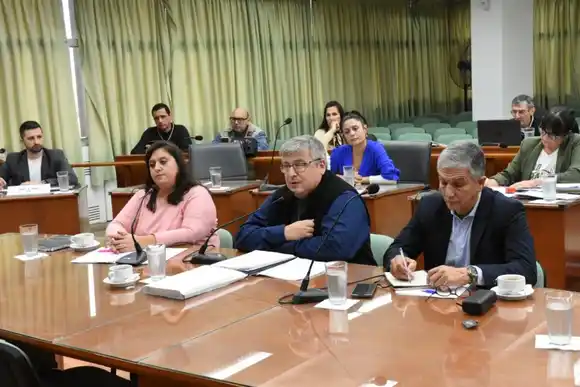 El jefe de Gabinete brindó el informe semestral de gestión