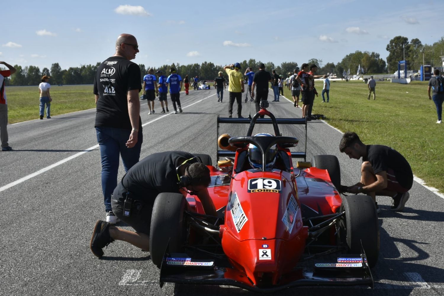 López antes de la partida en la última fecha en el autódromo de La Plata.