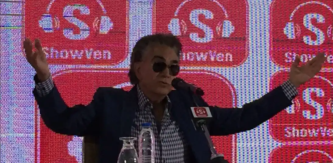 José Luis Rodríguez lloró ante la prensa