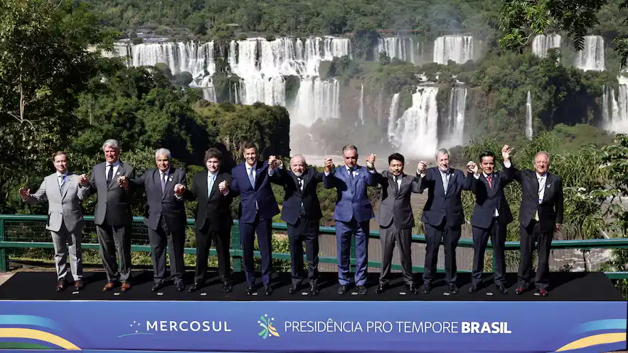 Los mandatarios del Mercosur en la última cumbre del bloque, el 20 de diciembre de 2025 (Foto: Kiko Sierich)