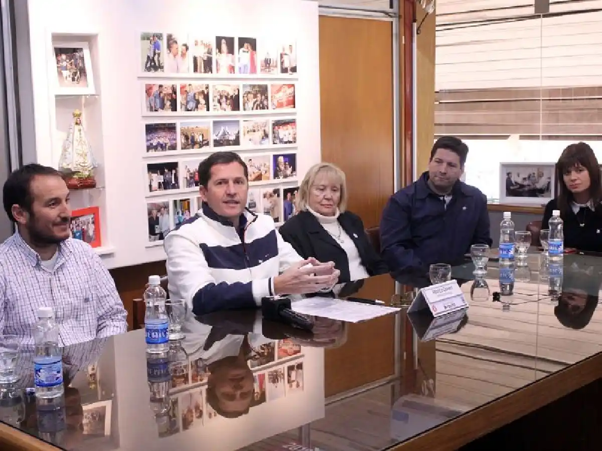 Arroyito: el municipio pagará sueldo a bomberos voluntarios