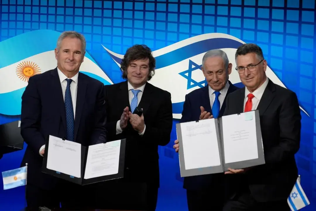 El presidente Javier Milei y del Primer Ministro Benjamin Netanyahu, junto al canciller Pablo Quirno.