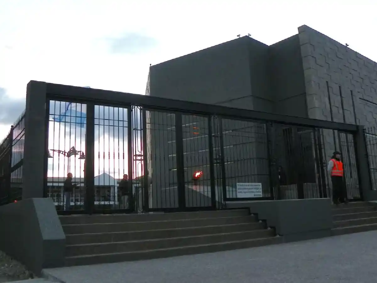 Arquitecto del mausoleo de  Néstor Kirchner dijo que la obra costó $4 millones y la pagó Lázaro Báez 