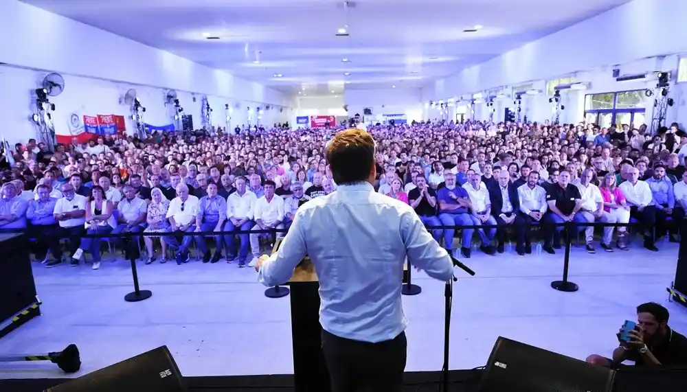 Panorama Político Bonaerense: Kicillof quiere cambiar de tema, pero las peleas pendientes no lo dejan