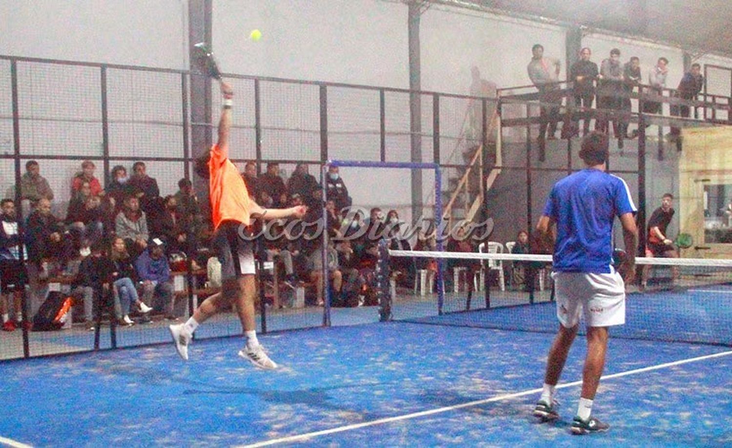 Torneo de pádel en desarrollo (foto de archivo)