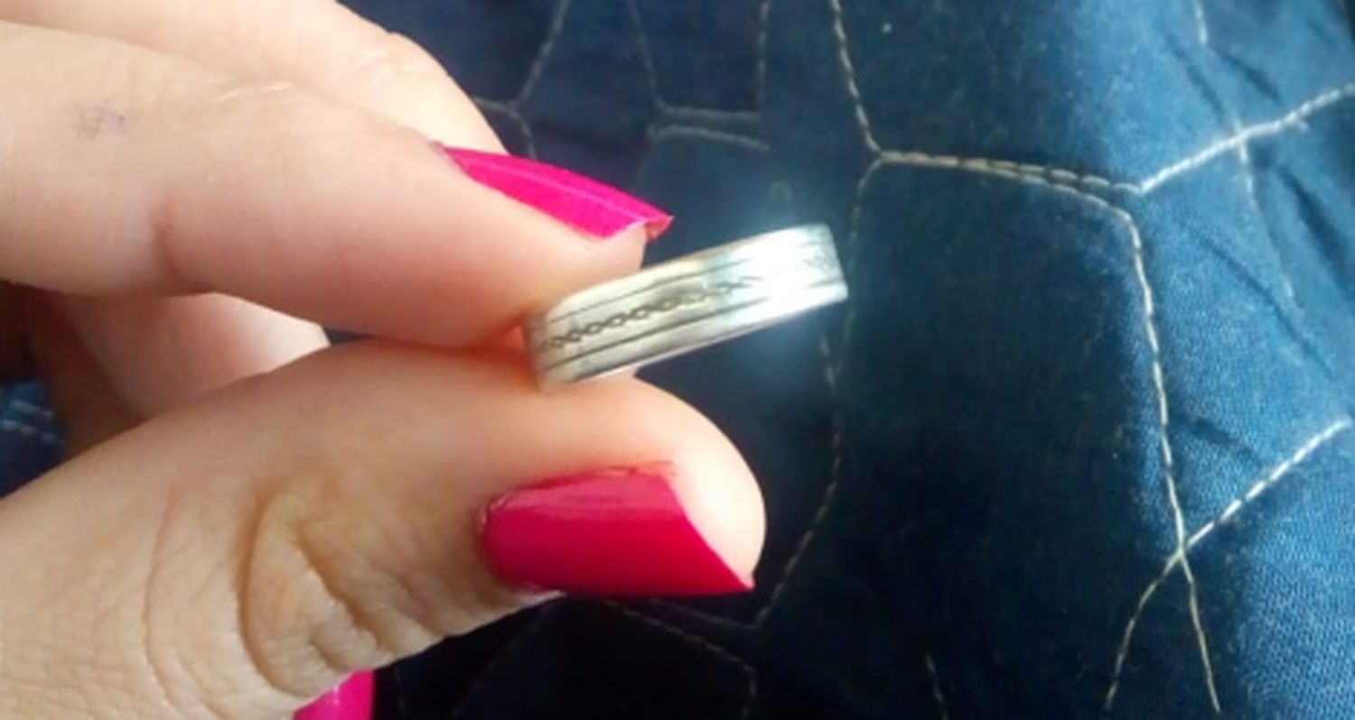 Juliana encontró este anillo