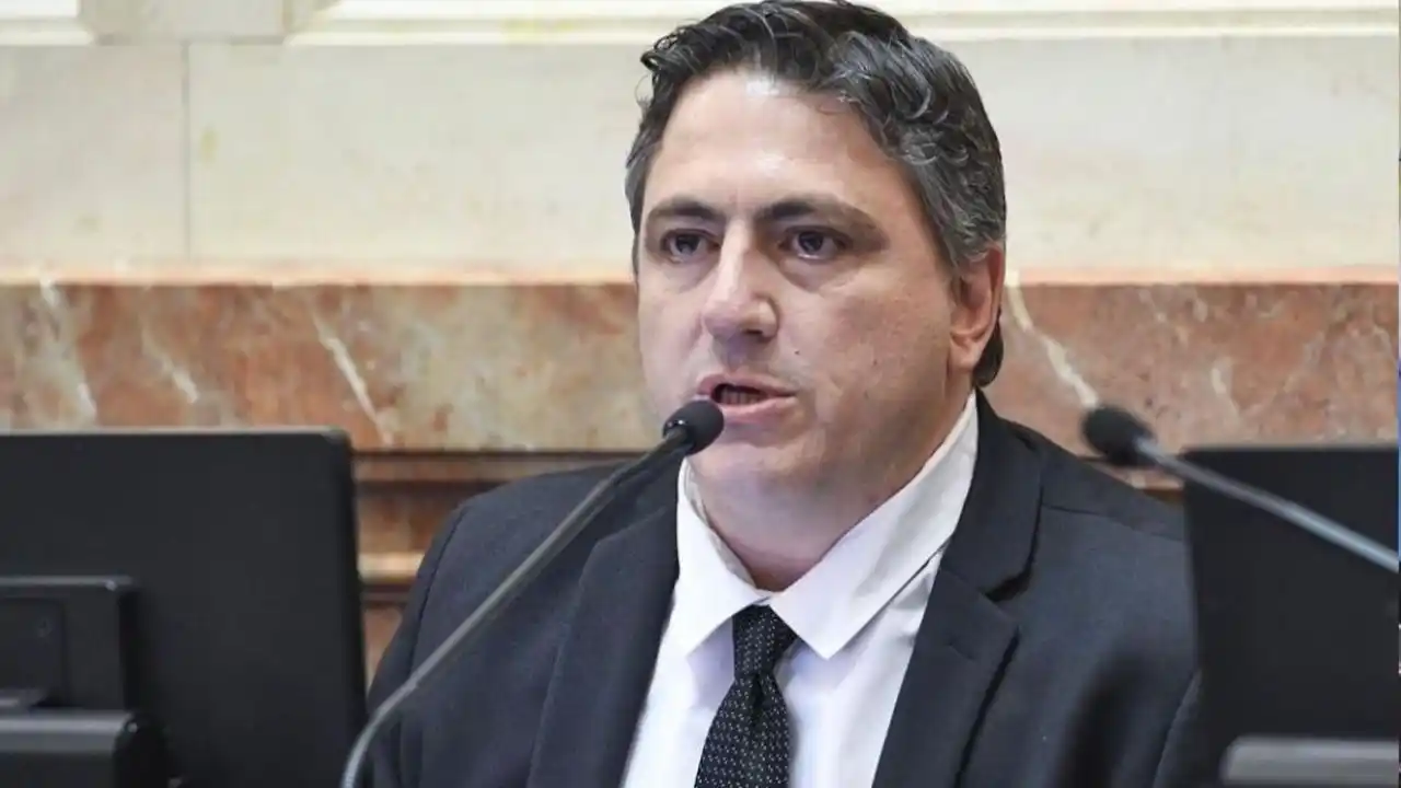 Paoltroni fue expulsado del bloque de LLA.