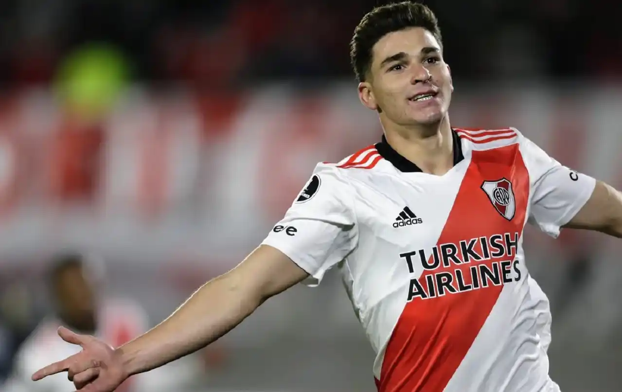 Con Julián Álvarez encendido, River goleó 8-1 a Alianza Lima