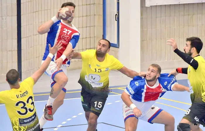 Notable inicio goleador de Alvarez en el handbol de España