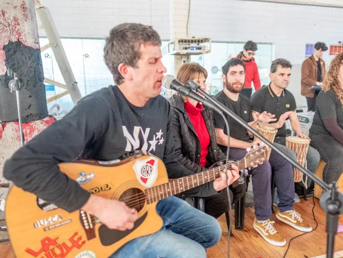 Festival gratuito este sábado: música, deportes y feria en el Polideportivo Colinas