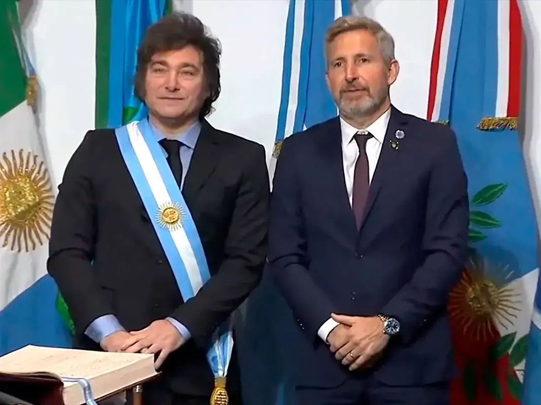 El gobernador Rogelio Frigerio anunció la alianza electoral que integra a Juntos por Entre Ríos y La Libertad Avanza.