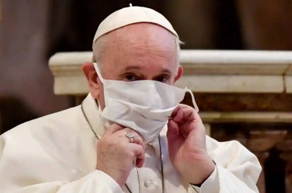 El Papa Francisco fue vacunado contra el coronavirus en el Vaticano